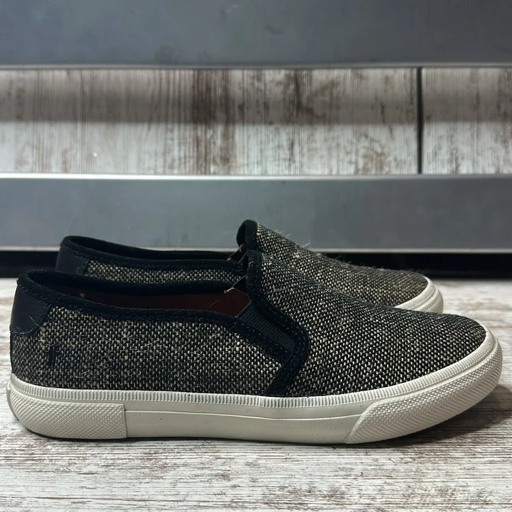 Frye Gia Canvas Slip On Black Multi Color Size 7M